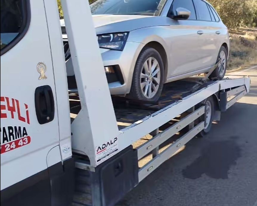 Musabeyli yol yardım ekibinin araç taşıma hazırlığı
